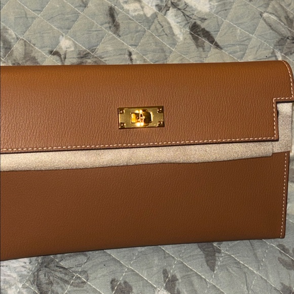 Elegant Tan Leather Clutch/ crossbody / shoulder bag